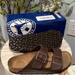 NWT Birkenstock Sandals in Brown Leather size 39